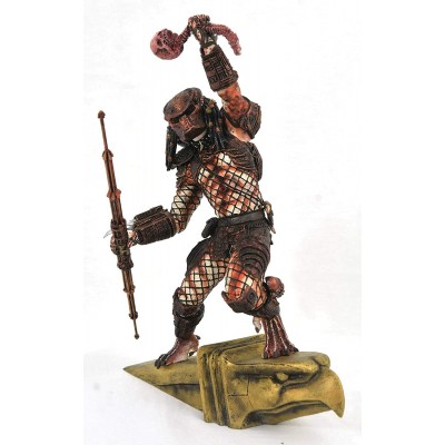 Статуетка Diamond Select Toys Gallery: Predator 2 Hunter 28 см