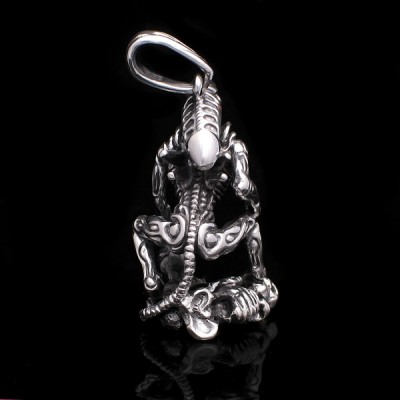 Ефектен Медальон от стомана на Alien