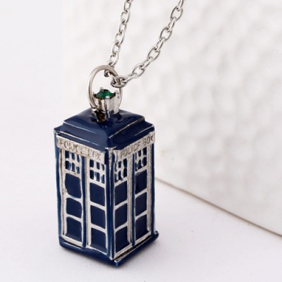 Медальон на Doctor Who - TARDIS House